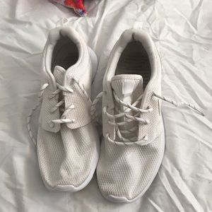 Women’s Roshes